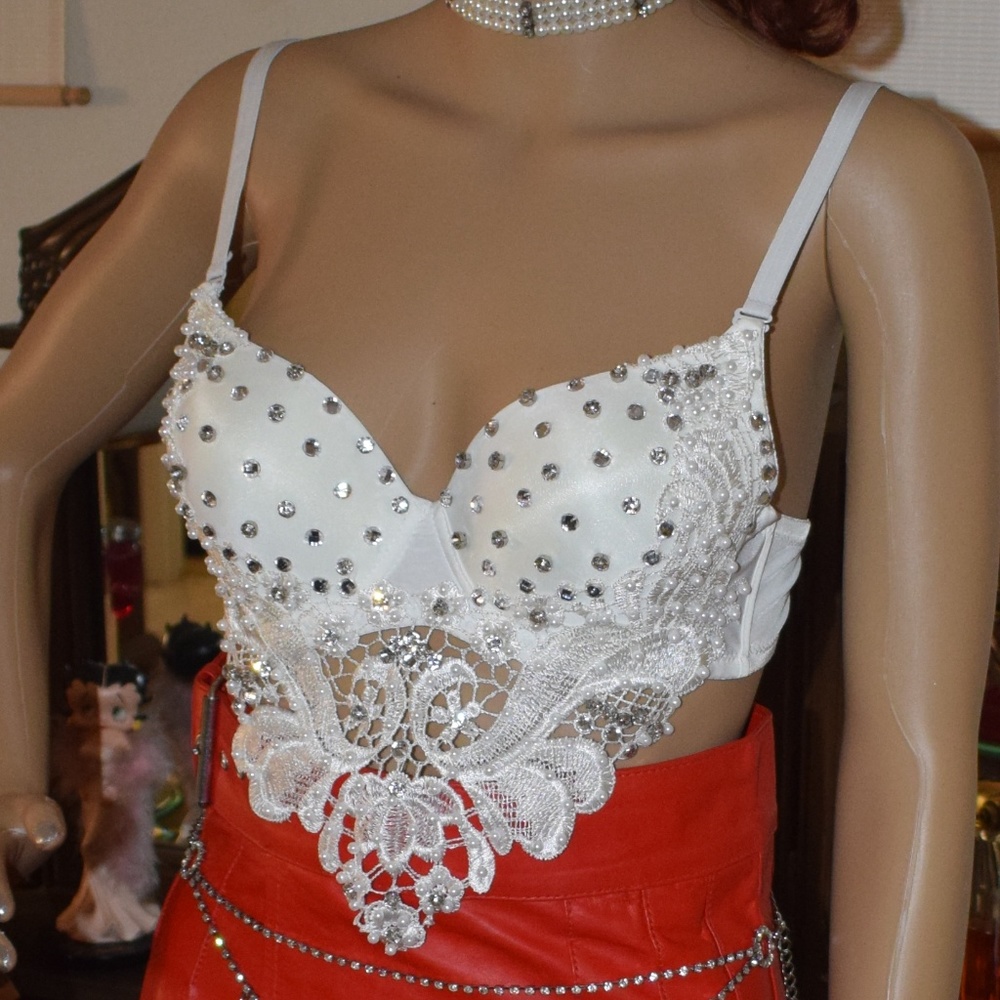 This is for the white top only